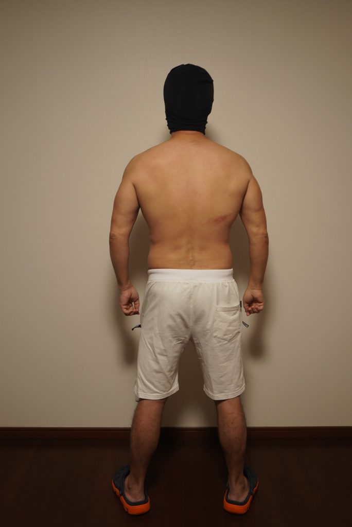 50代本格筋トレ前の背中