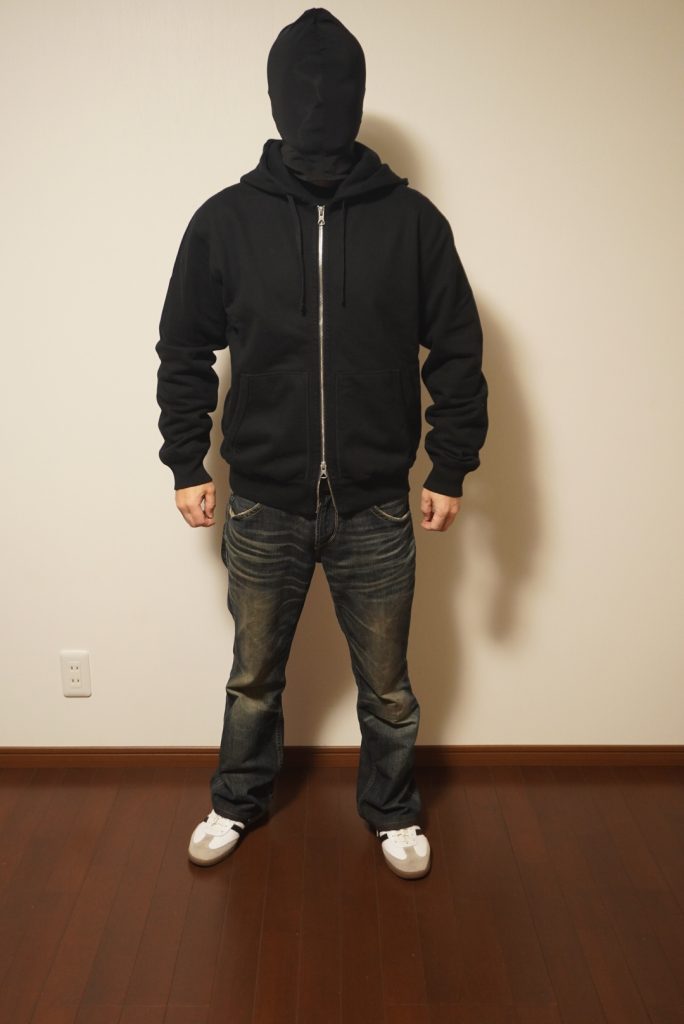 レイニングチャンプパーカー50代の着こなし黒色